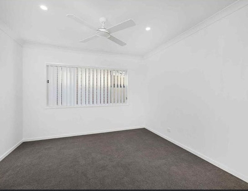 Photo - 16 Nicholas Street, Collingwood Park QLD 4301 - Image 5