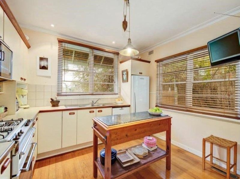 Photo - 16 Nicholson Street, Nunawading VIC 3131 - Image 3