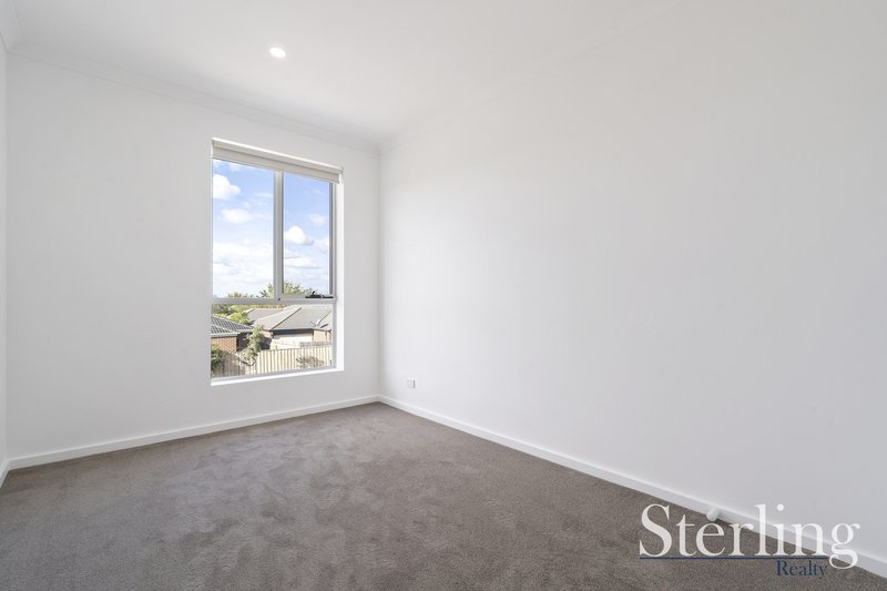 Photo - 16 Nolita Walk, Point Cook VIC 3030 - Image 9