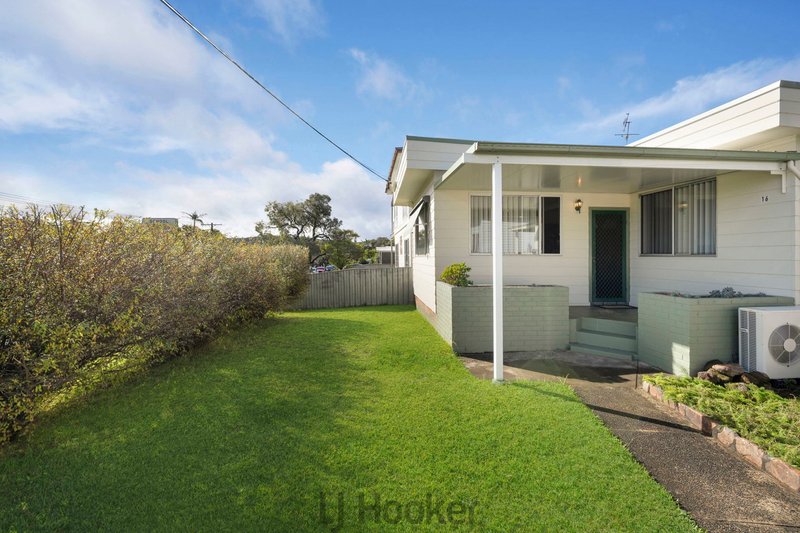 Photo - 16 Nott Street, Warners Bay NSW 2282 - Image 2