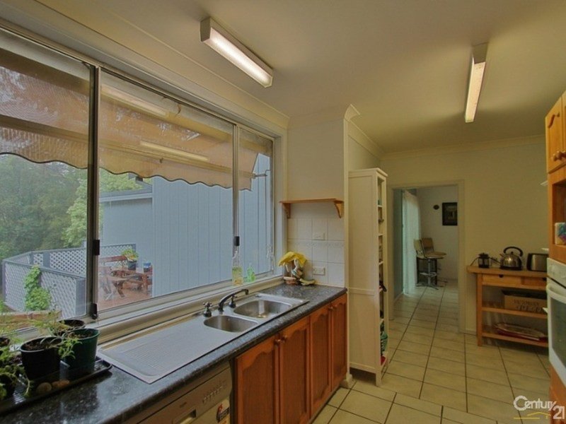 Photo - 16 Oaklands Road, Hazelbrook NSW 2779 - Image 12