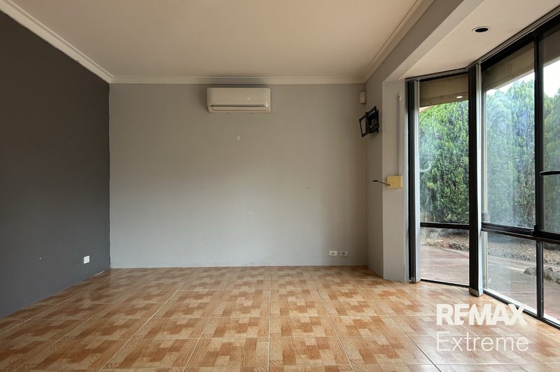 Photo - 16 Oakleaf Circle, Mirrabooka WA 6061 - Image 2