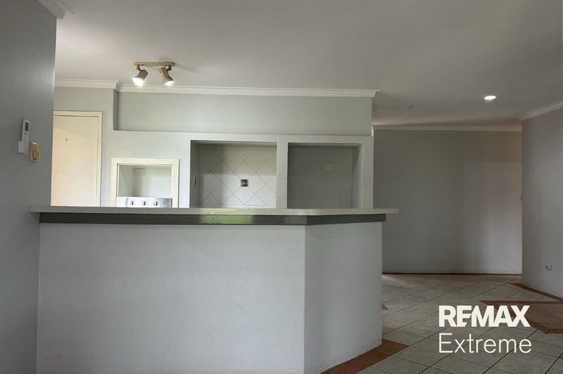 Photo - 16 Oakleaf Circle, Mirrabooka WA 6061 - Image 6