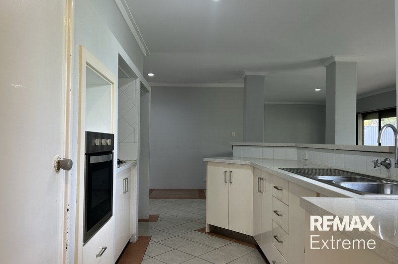 Photo - 16 Oakleaf Circle, Mirrabooka WA 6061 - Image 8