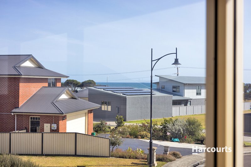 Photo - 16 Oceanside Boulevard, Sulphur Creek TAS 7316 - Image 2