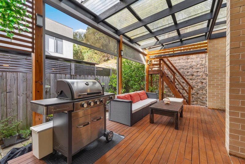 Photo - 16 Ochre Place, Mount Waverley VIC 3149 - Image 7
