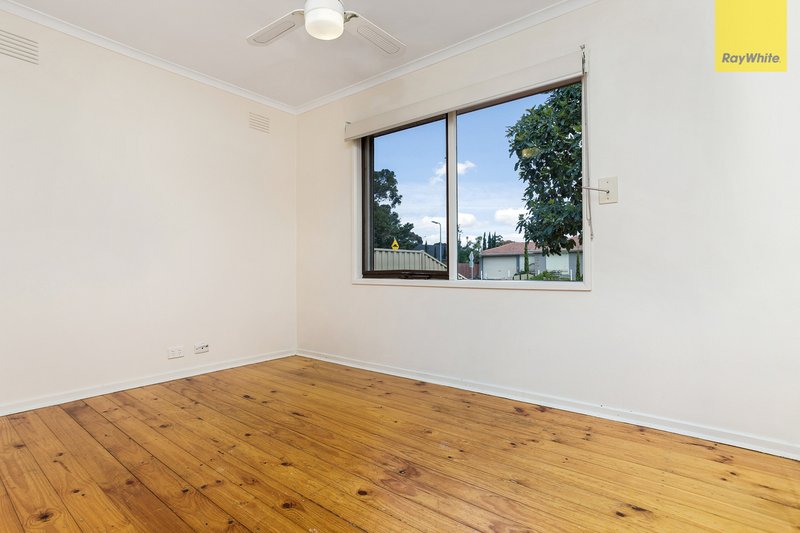 Photo - 16 Odessa Avenue, Keilor Downs VIC 3038 - Image 7