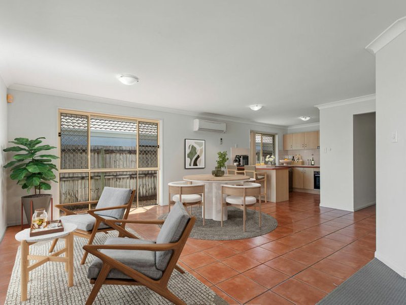 Photo - 16 Opossum Circuit, Springfield Lakes QLD 4300 - Image 5