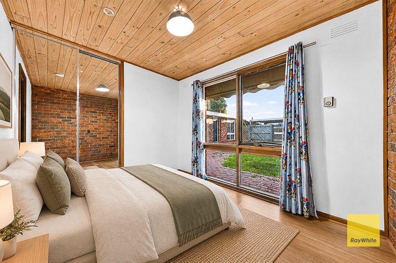 Photo - 16 Oppy Crescent, Hoppers Crossing VIC 3029 - Image 11