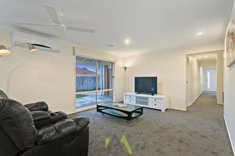 Photo - 16 Oriana Grove, Skye VIC 3977 - Image 10