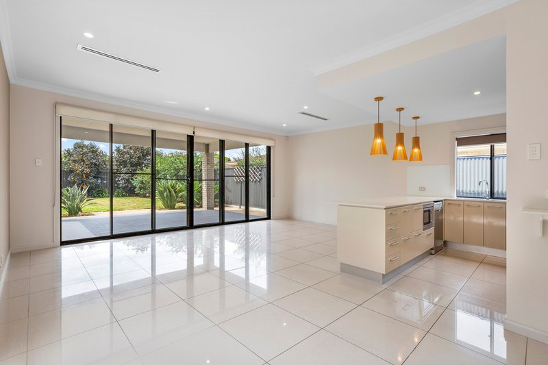 Photo - 16 Ormond Ave , Daw Park SA 5041 - Image 3