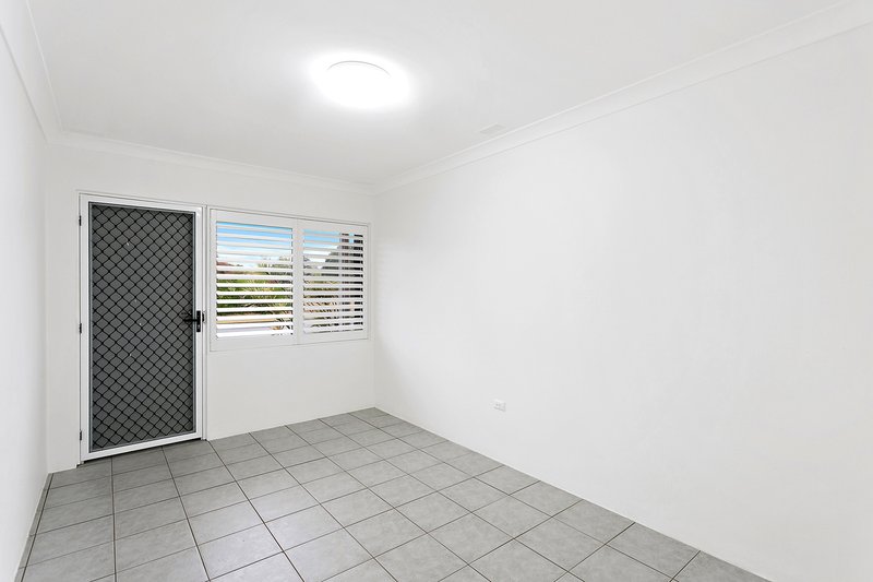 Photo - 1/6 Osborne Parade, Warilla NSW 2528 - Image 6