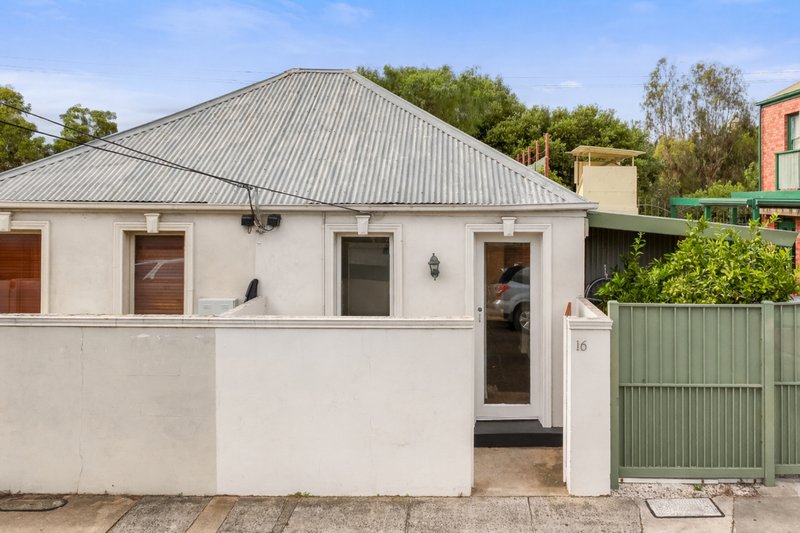 Photo - 16 Osborne Street, South Yarra VIC 3141 - Image 2