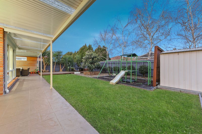 Photo - 16 Osmington Circle, Narre Warren South VIC 3805 - Image 18