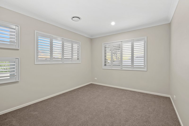 Photo - 16 Outlook Crescent, Bridgeman Downs QLD 4035 - Image 12