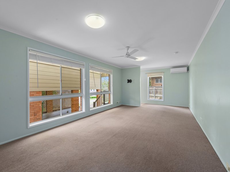 Photo - 16 Owarra Avenue East , Ferny Hills QLD 4055 - Image 7