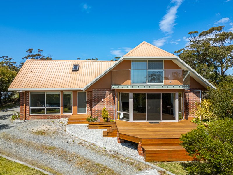 16 Pacific Drive, Binalong Bay TAS 7216