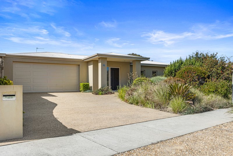 Photo - 16 Paperbark Place, Inverloch VIC 3996 - Image 4