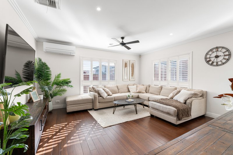 Photo - 16 Paringa Avenue, South Morang VIC 3752 - Image 7