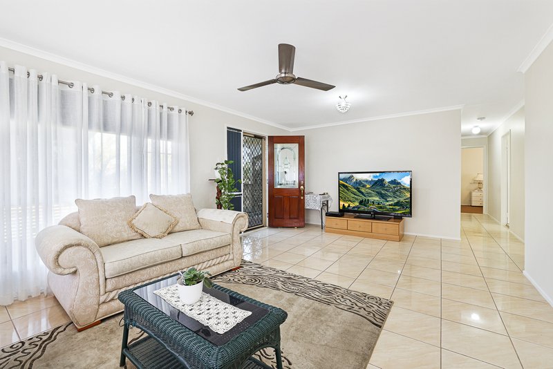 Photo - 16 Park Estate Drive, Branyan QLD 4670 - Image 3