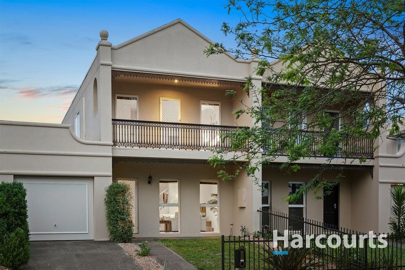 16 Parklane Way, Rowville VIC 3178