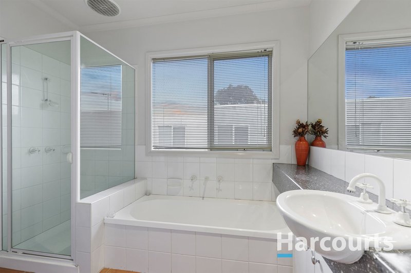 Photo - 16 Parklane Way, Rowville VIC 3178 - Image 8