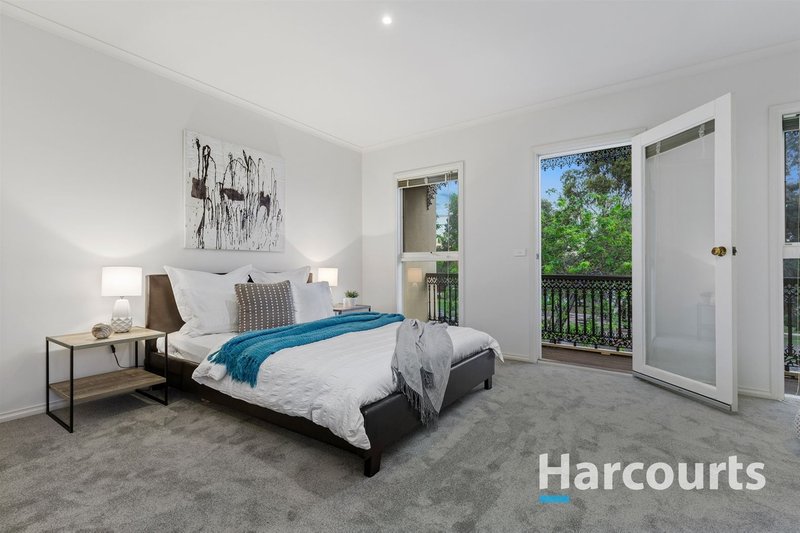 Photo - 16 Parklane Way, Rowville VIC 3178 - Image 9