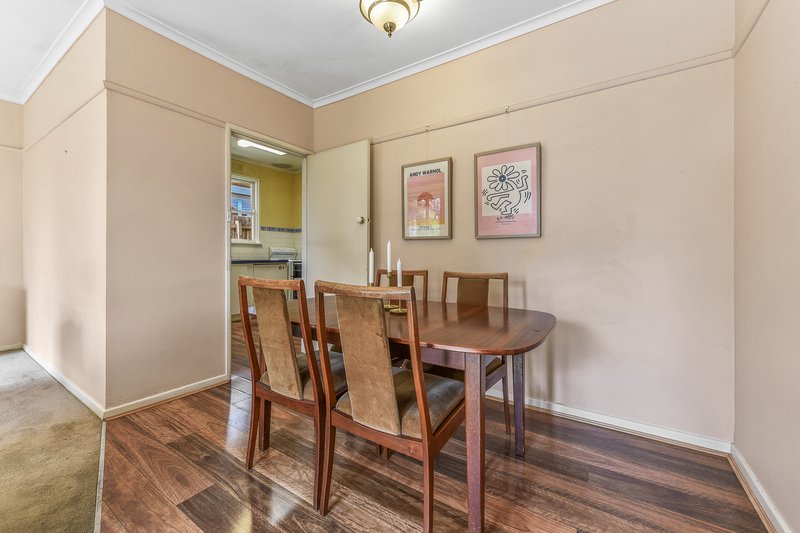Photo - 16 Parkmore Road, Forest Hill VIC 3131 - Image 3