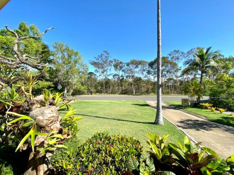 Photo - 16 Parkside Street, Tannum Sands QLD 4680 - Image 3