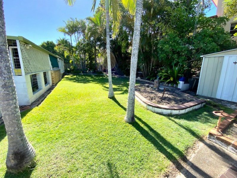 Photo - 16 Parkside Street, Tannum Sands QLD 4680 - Image 15