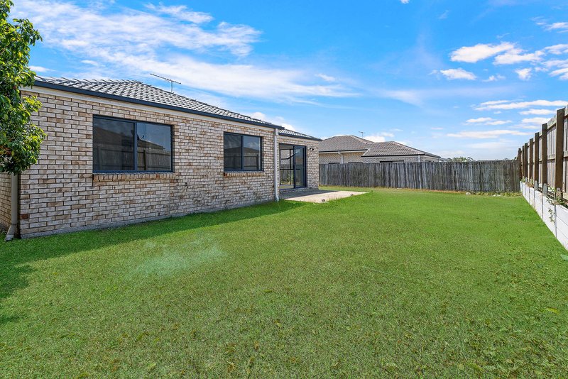 Photo - 16 Parkview Street, Morayfield QLD 4506 - Image 12