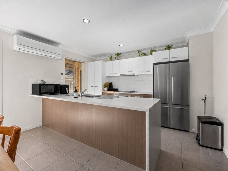 Photo - 16 Parkwood Street, Fernvale QLD 4306 - Image 3
