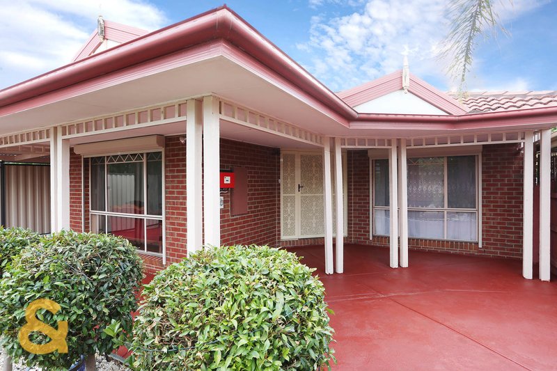 Photo - 16 Parnell Court, Roxburgh Park VIC 3064 - Image 2