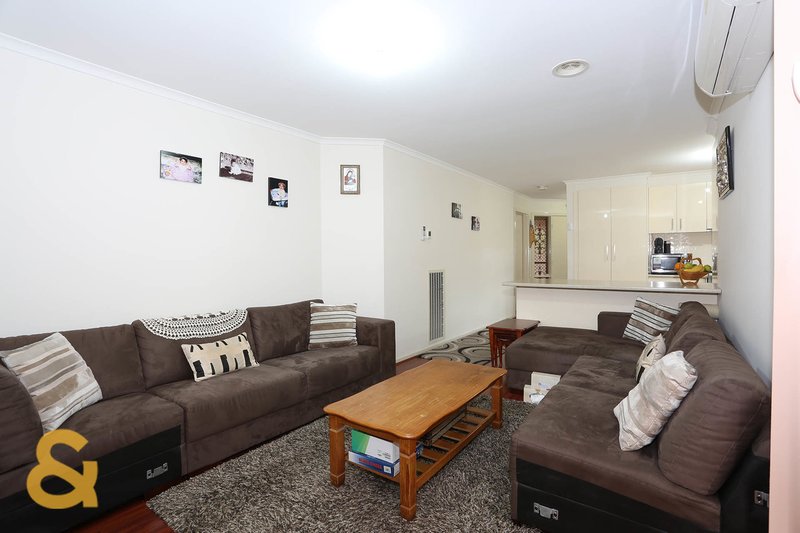 Photo - 16 Parnell Court, Roxburgh Park VIC 3064 - Image 8