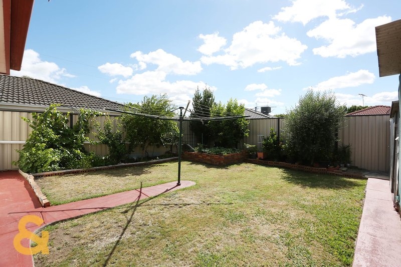 Photo - 16 Parnell Court, Roxburgh Park VIC 3064 - Image 12