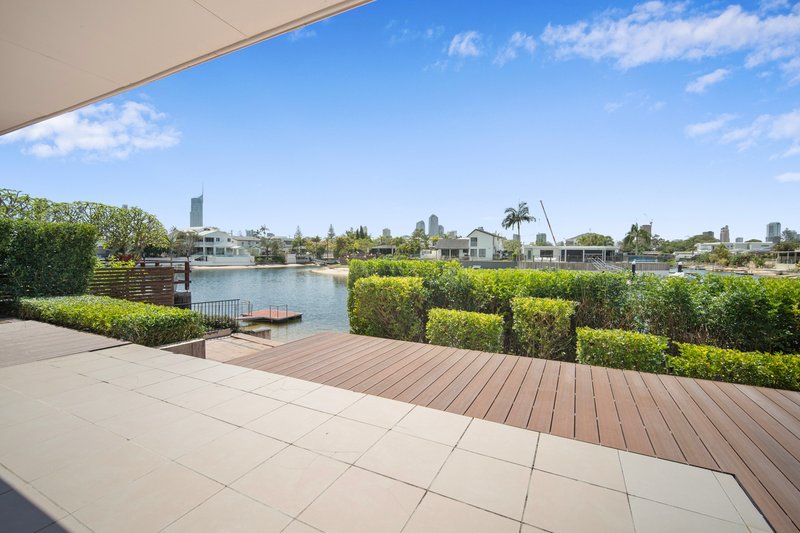 16 Pasadena Court, Broadbeach Waters QLD 4218