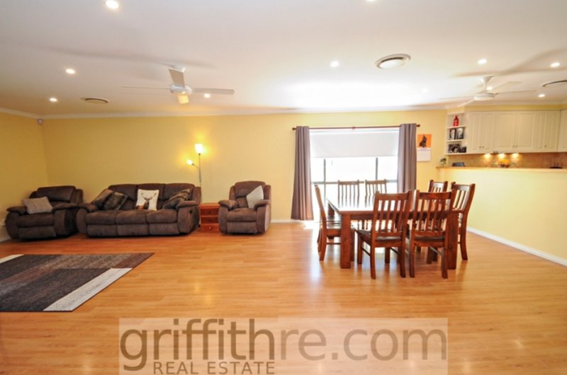 Photo - 16 Pauling Street, Griffith NSW 2680 - Image 9