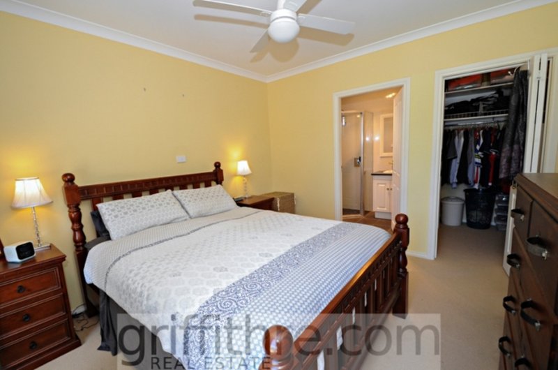 Photo - 16 Pauling Street, Griffith NSW 2680 - Image 12