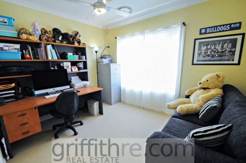 Photo - 16 Pauling Street, Griffith NSW 2680 - Image 14