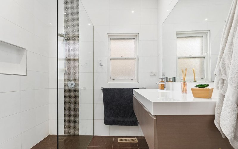 Photo - 16 Peacock Street, Burwood VIC 3125 - Image 2
