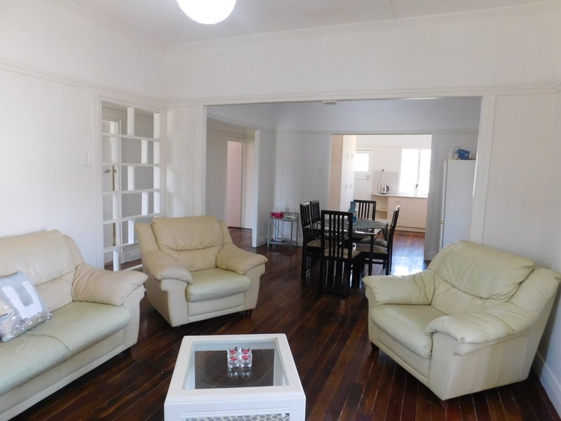 Photo - 16 Peel Street, Manly QLD 4179 - Image 4