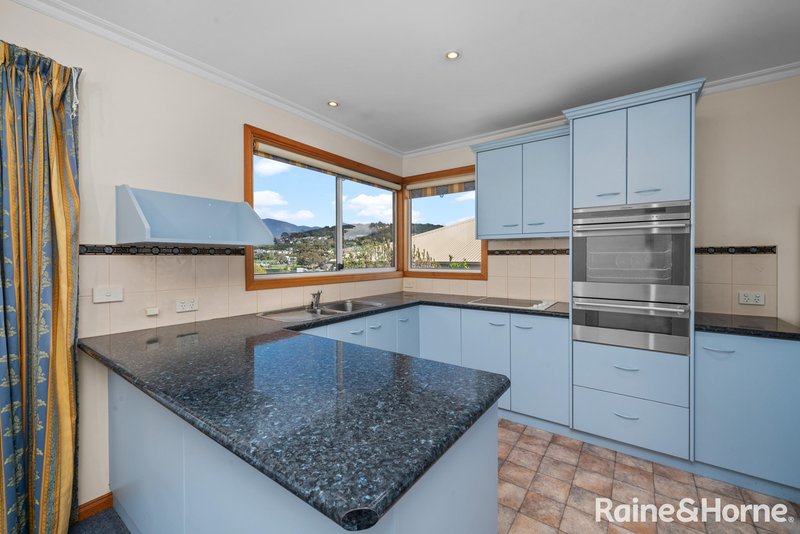 Photo - 1/6 Pembroke Place, Bellerive TAS 7018 - Image 5