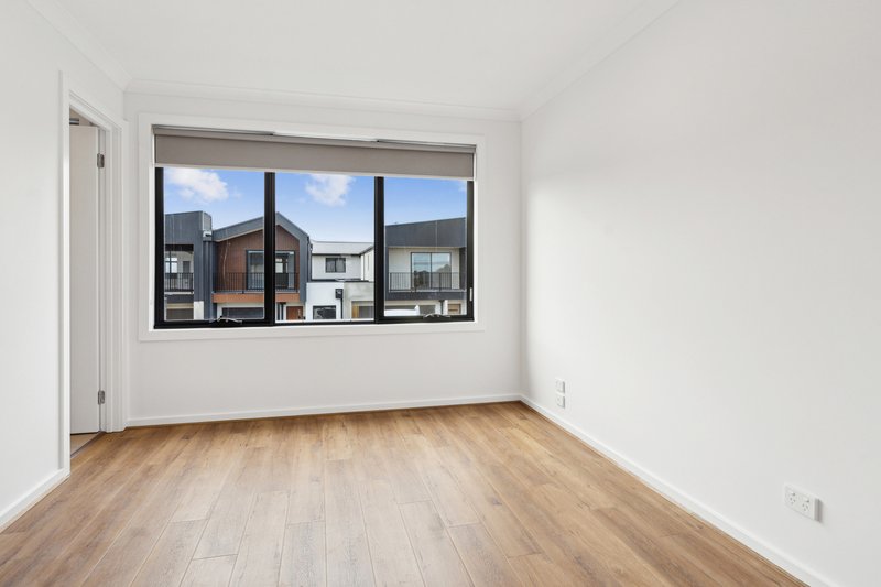 Photo - 16 Pendower Way, Werribee VIC 3030 - Image 6