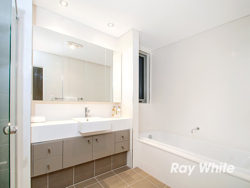 Photo - 16 Peninsula Way, Baulkham Hills NSW 2153 - Image 12