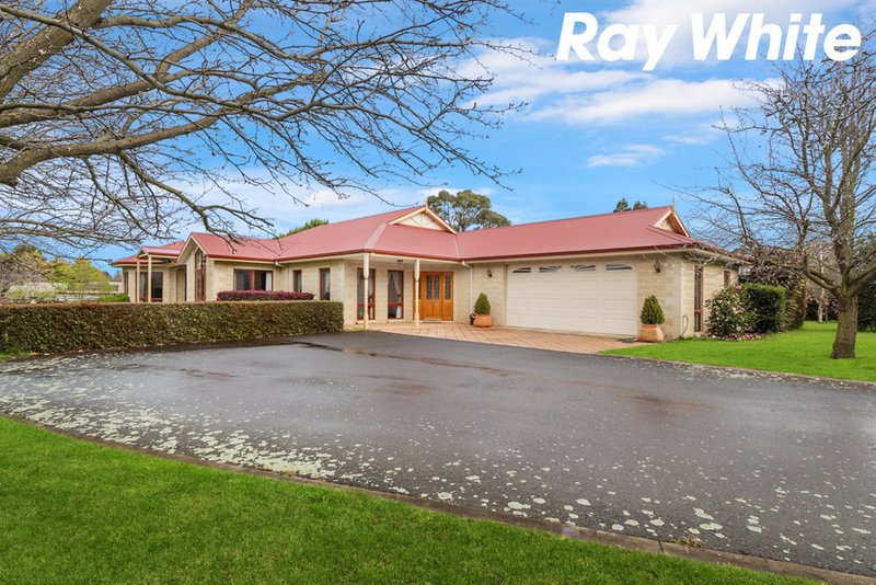 16 Pepperell Drive, Drouin VIC 3818