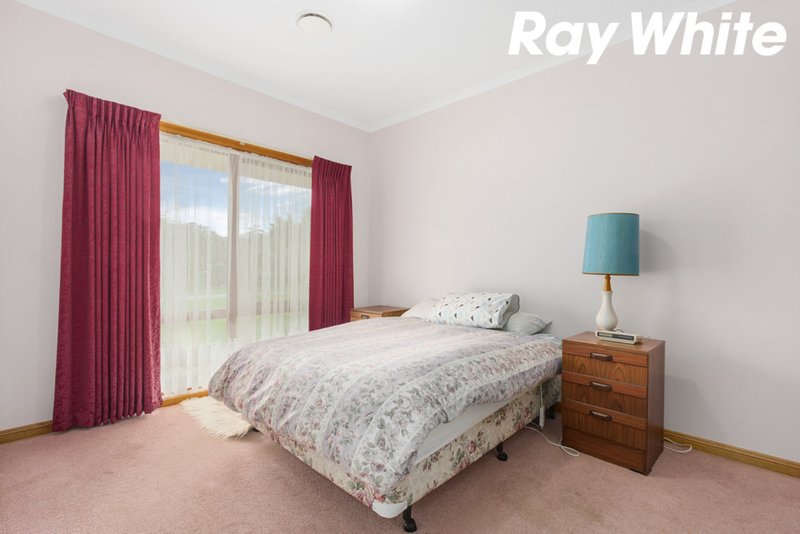 Photo - 16 Pepperell Drive, Drouin VIC 3818 - Image 6