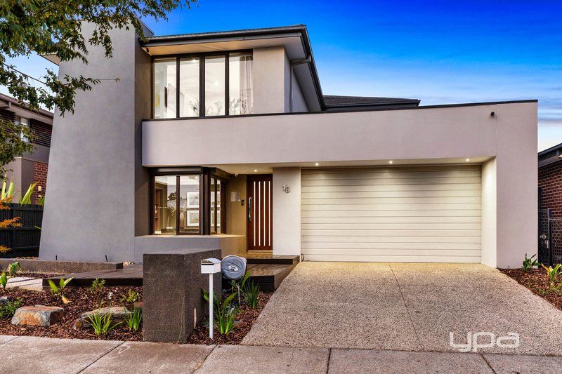 16 Peppermint Grove, Taylors Hill VIC 3037