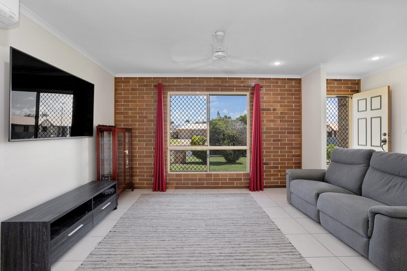 Photo - 16 Perch Court, Andergrove QLD 4740 - Image 3