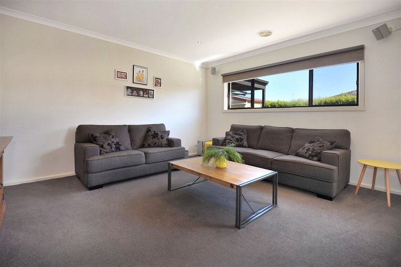 Photo - 16 Perendale Street, Alfredton VIC 3350 - Image 7