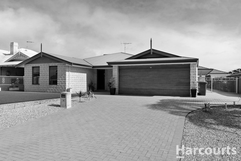 16 Peron Place, San Remo WA 6210